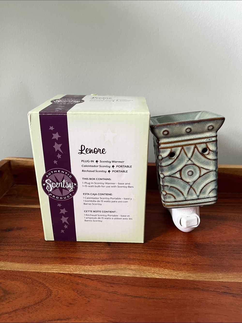 SCENTSY PLUG-IN WARMER